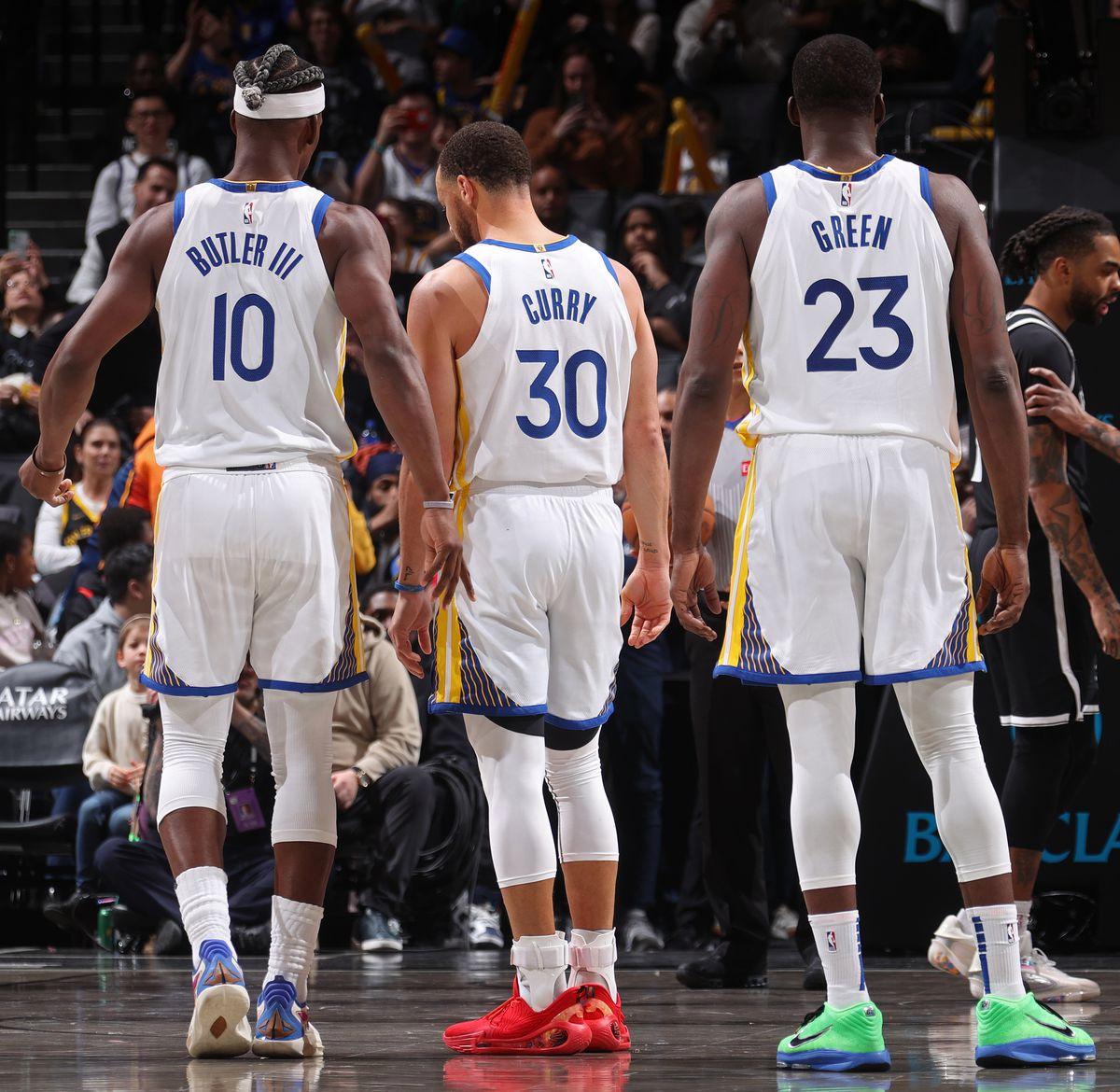 乐鱼关于今晨NBA季后赛焦点战，斯图加特豪取连胜，更衣室稳定，训练强度明显提升的信息